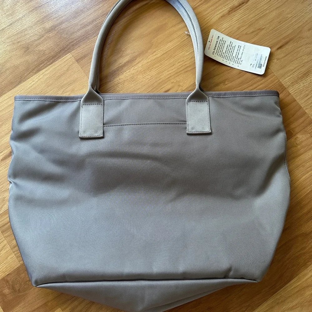 NWT Lululemon City Adventurer Tote Dark Chrome 24L - Picture 8 of 13